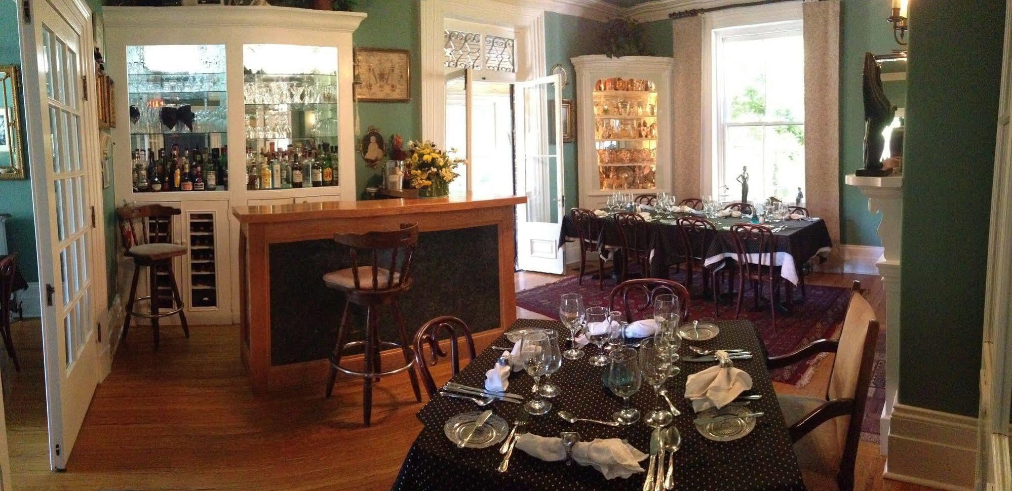 Trinity House Inn Gananoque Esterno foto