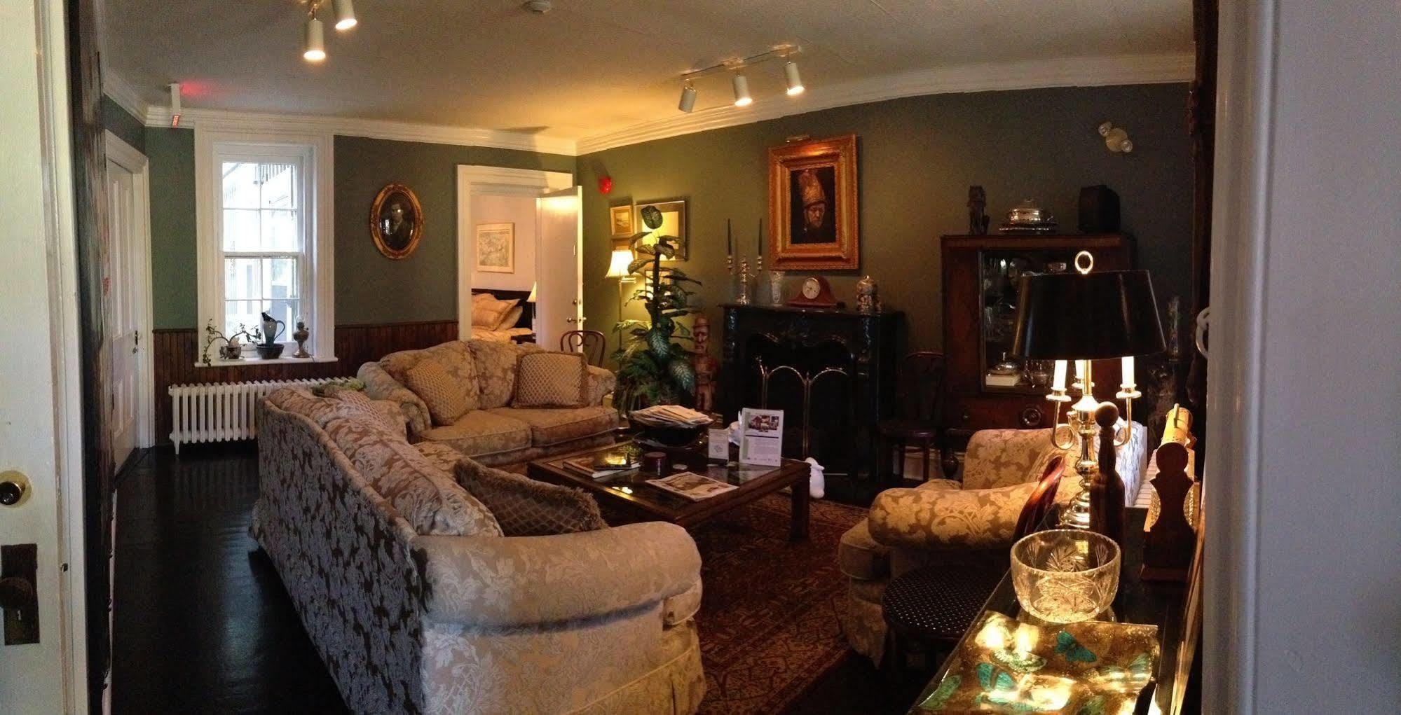 Trinity House Inn Gananoque Esterno foto