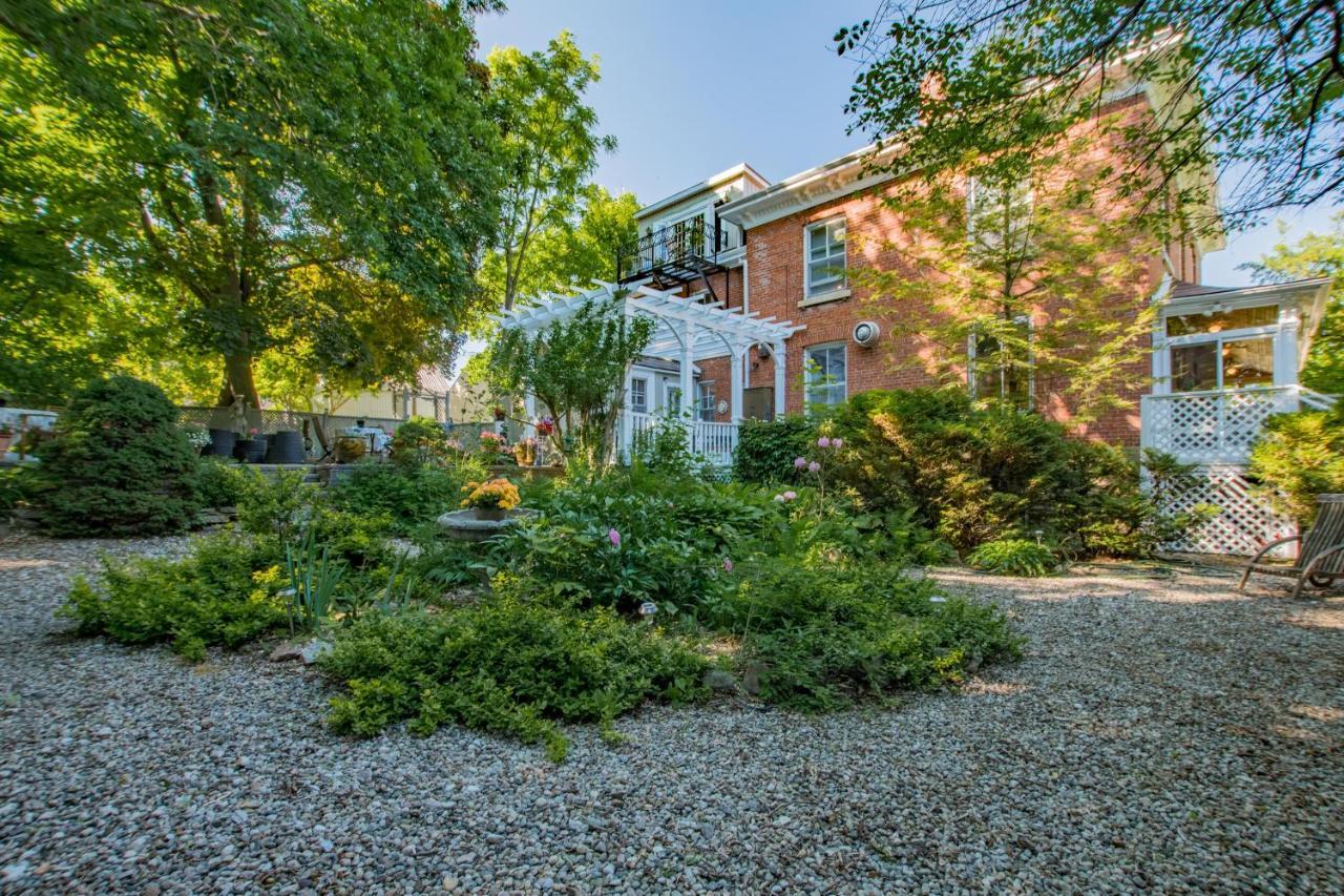 Trinity House Inn Gananoque Esterno foto