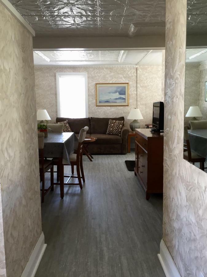 Trinity House Inn Gananoque Esterno foto