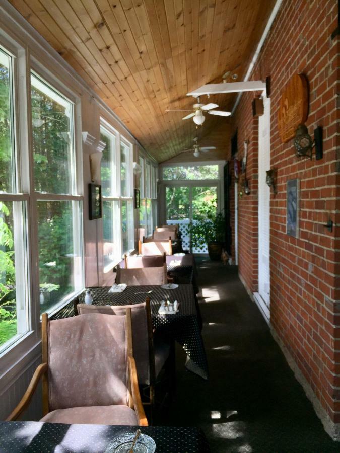 Trinity House Inn Gananoque Esterno foto